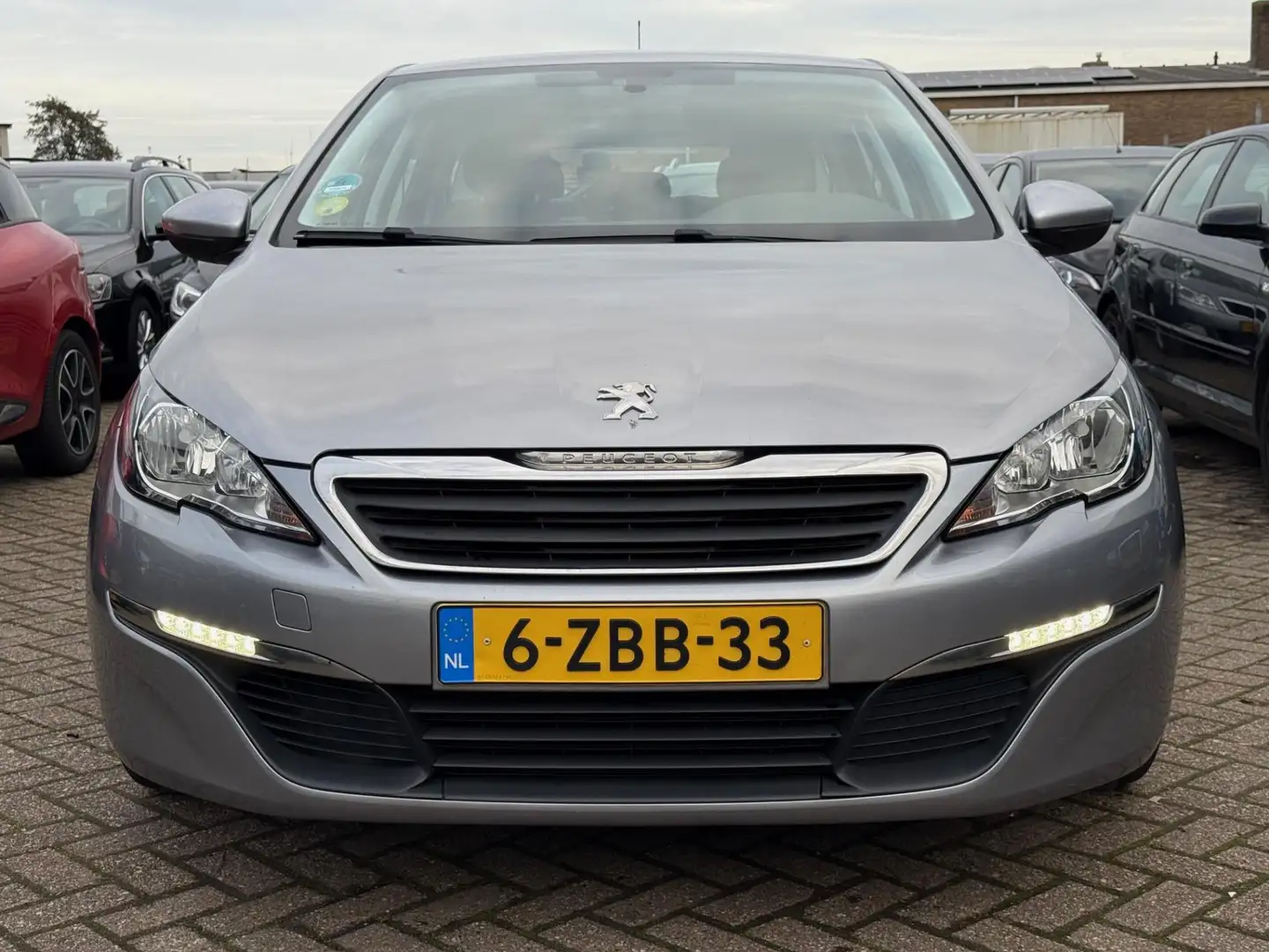 Peugeot 308 SW 1.6 BlueHDI Blue Lease Gris - 2