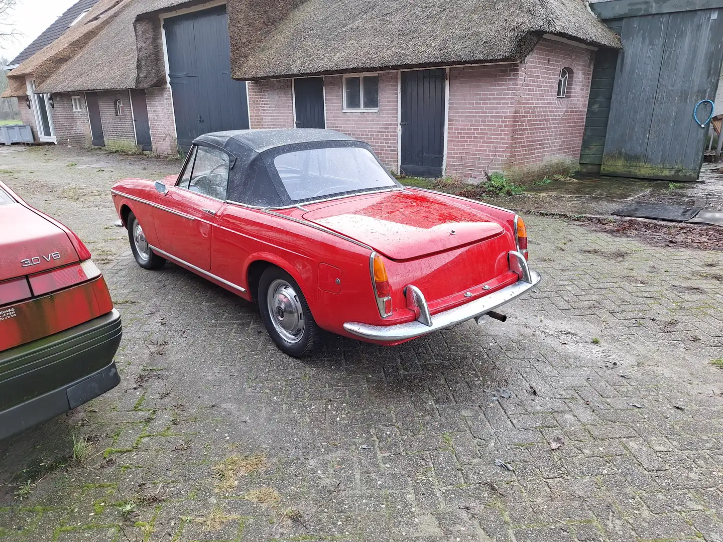 Fiat Pininfarina 1200 Spider (1962) red with black leather 59000 km Piros - 2