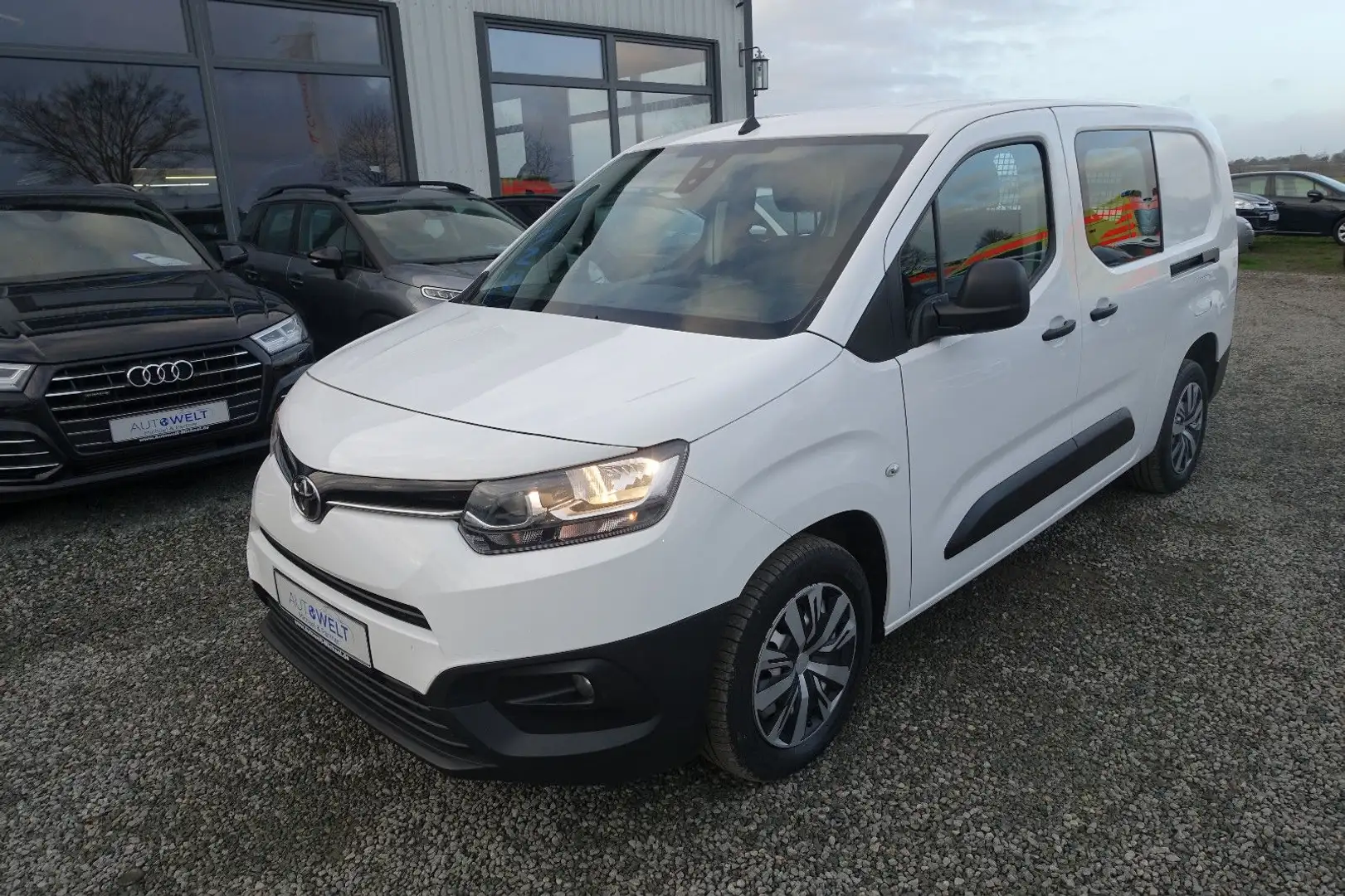 Toyota Proace Lang L2 1.5d 5-Sitze Klima PDC AHK Weiß - 2