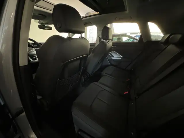 Audi Q3 view 30