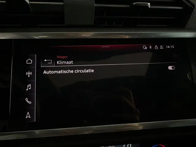Audi Q3 view 20