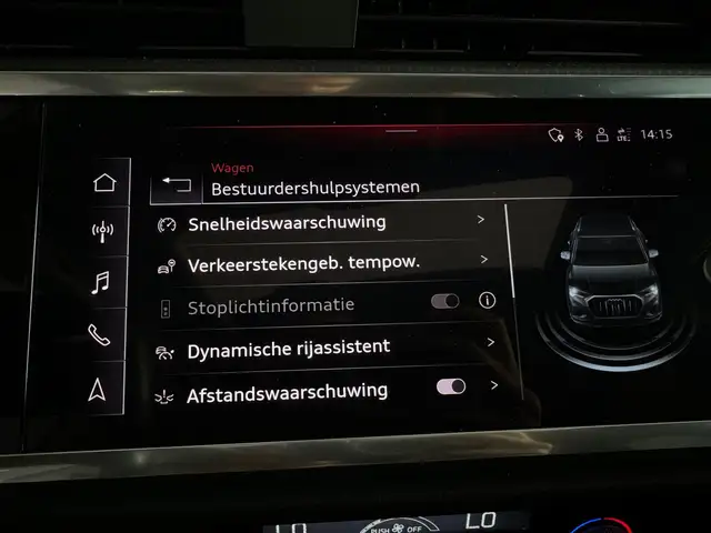 Audi Q3 view 23