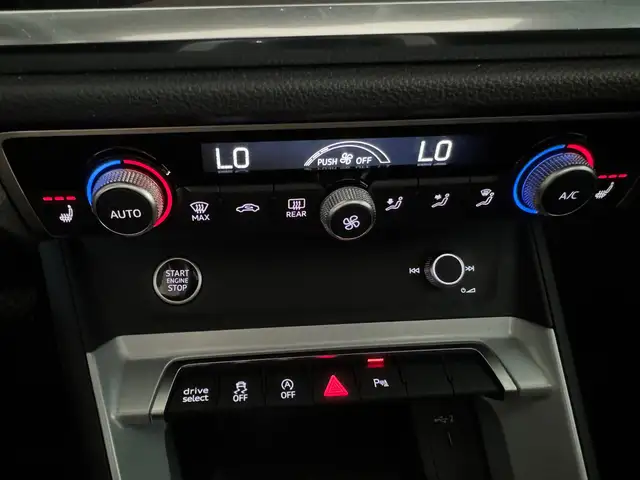 Audi Q3 view 17