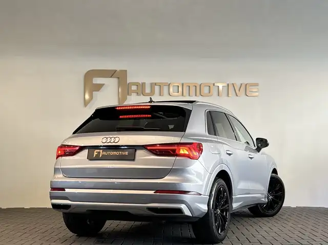 Audi Q3 view 4