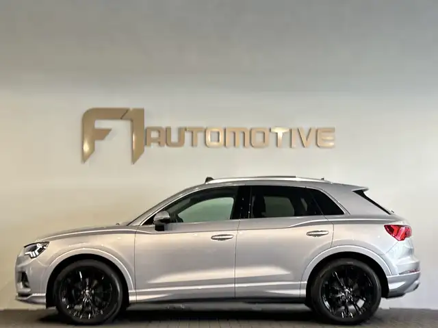 Audi Q3 view 7