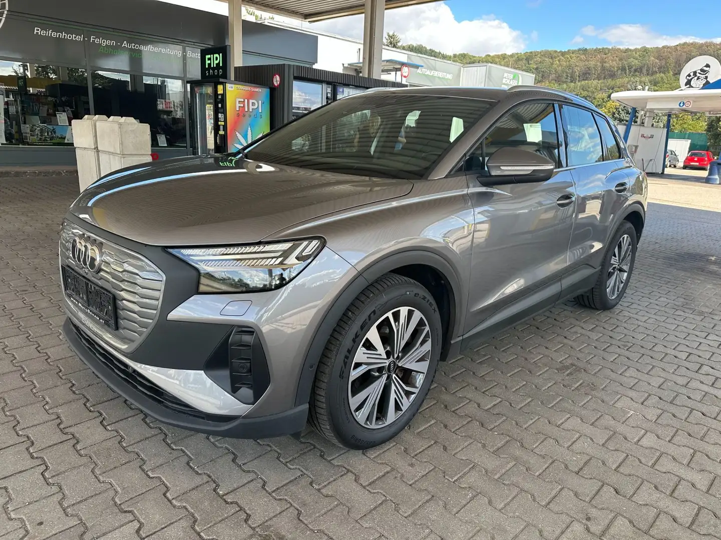 Audi Q4 e-tron 40 150kW 82kWh Matrix-ACC-Wärmepumpe Schwarz - 1