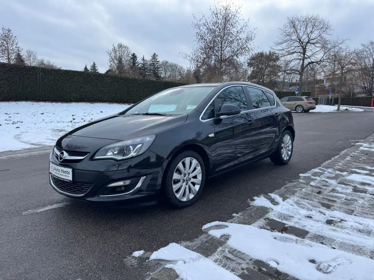 Opel Astra J Lim. 5-trg.Exklusiv*Automatik*1.4*Kamera Noir - 1