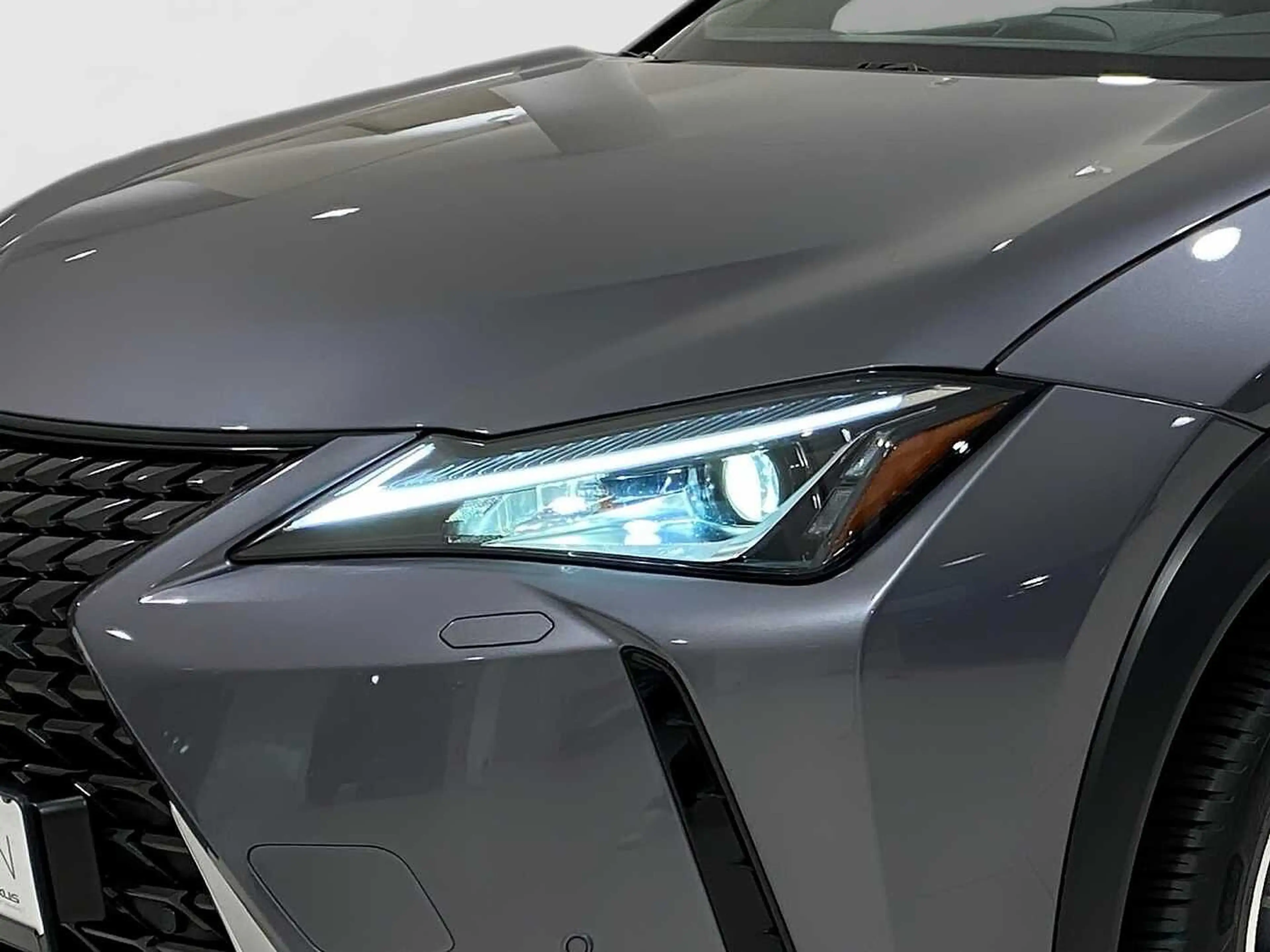 Lexus UX 250h 2.0 Hybrid Style Edition LED KAMERA — photo 7