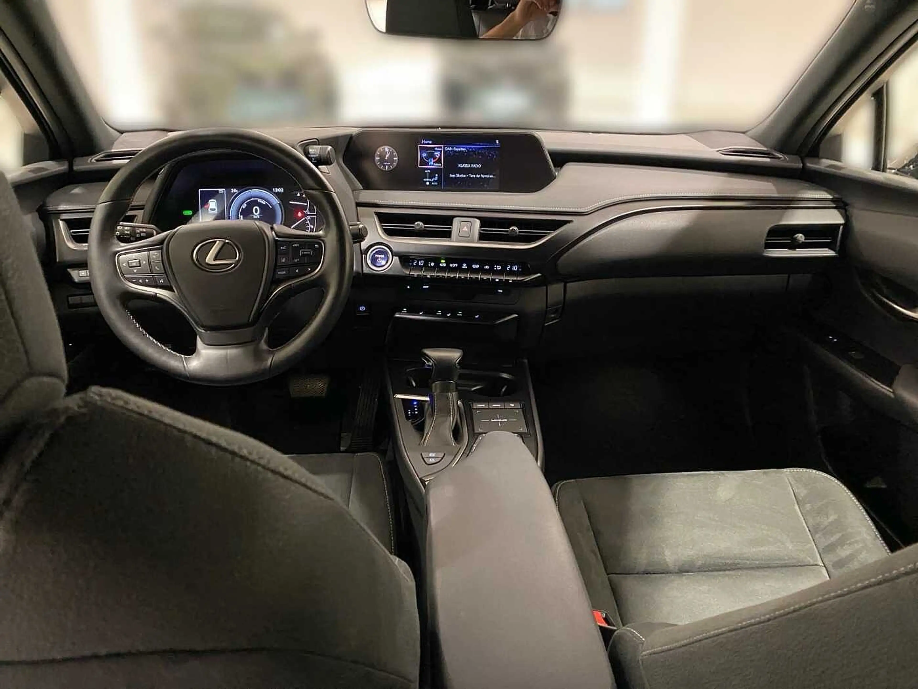 Lexus UX 250h 2.0 Hybrid Style Edition LED KAMERA — photo 14