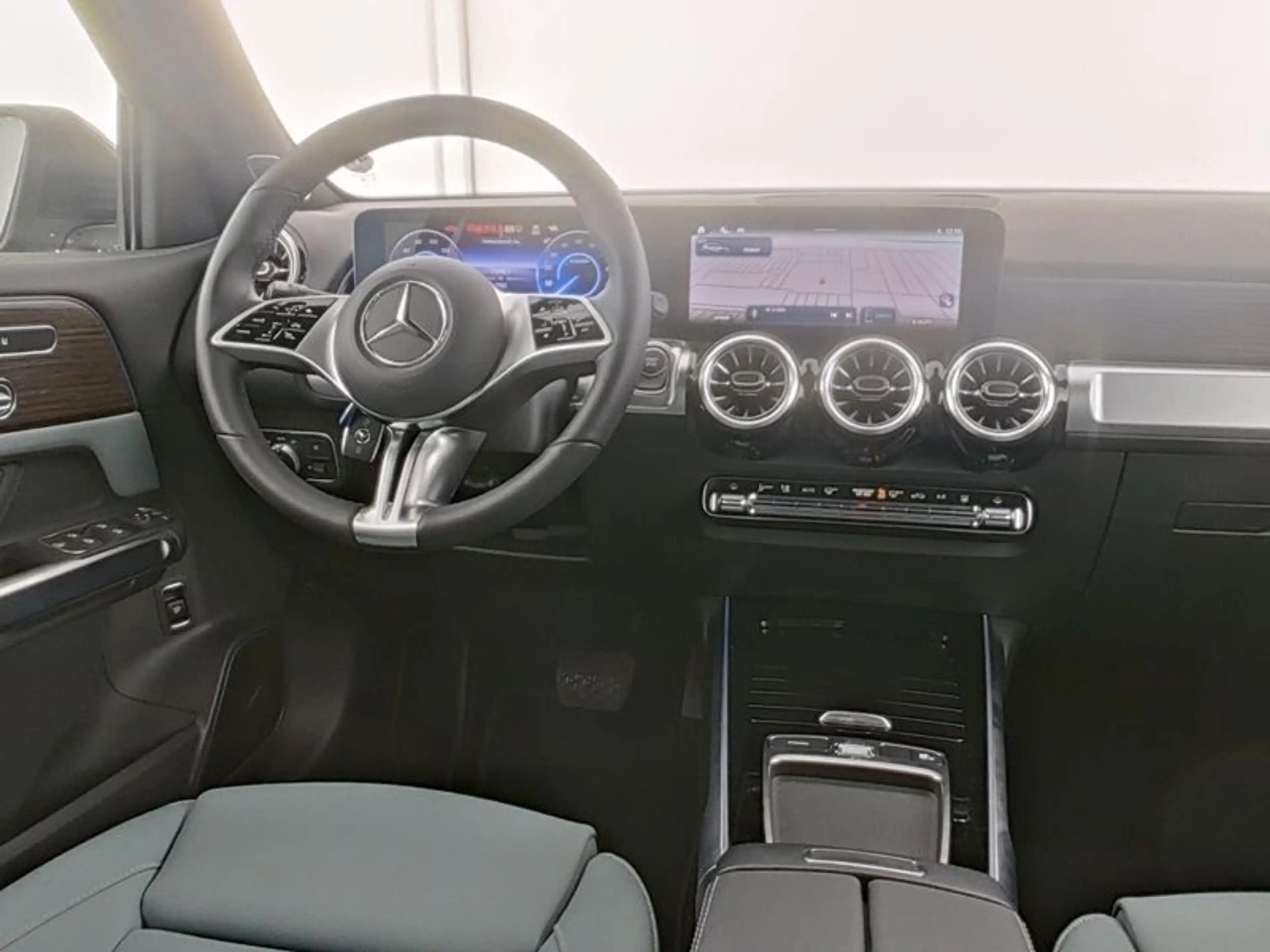 Mercedes-Benz EQB 300 4M PROGR-ADVA+ MEMORY FAP 360° BURMESTER — photo 7