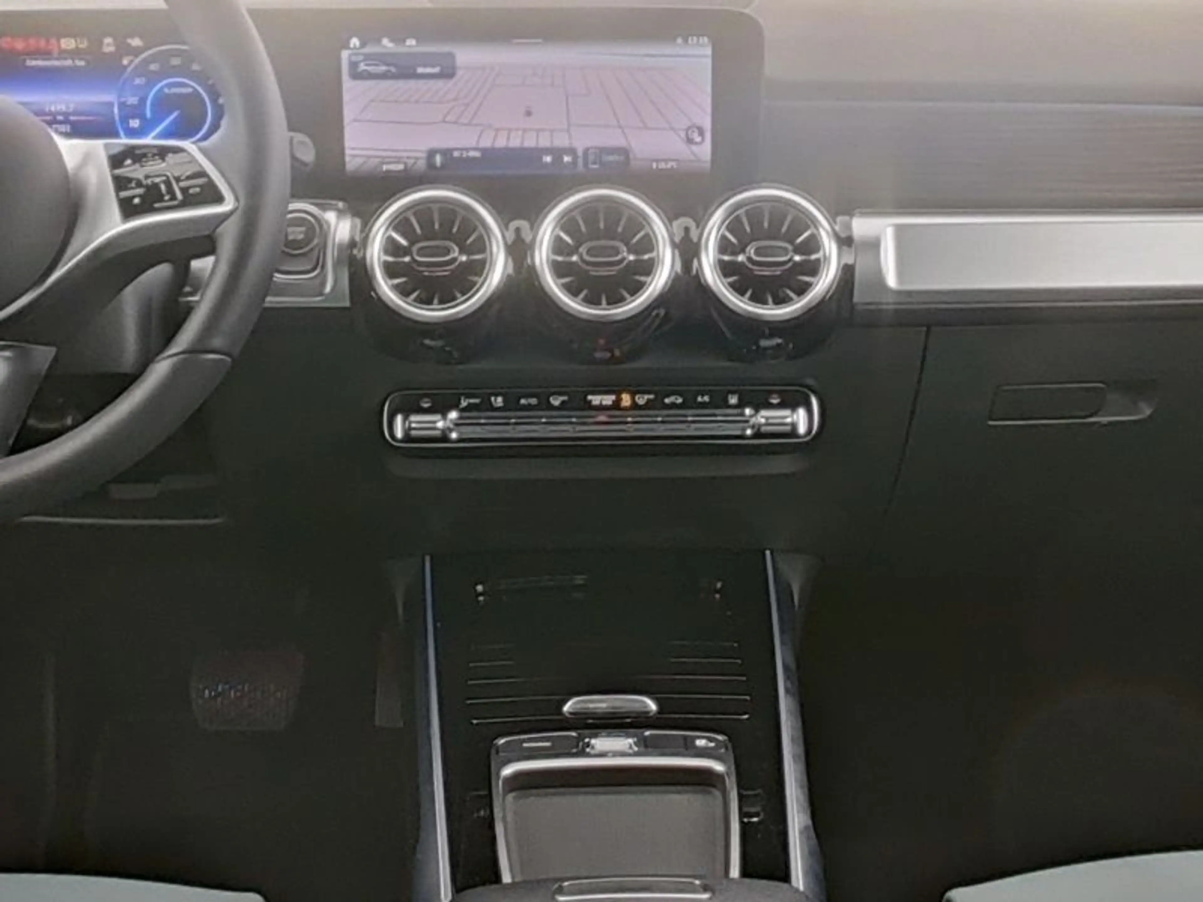 Mercedes-Benz EQB 300 4M PROGR-ADVA+ MEMORY FAP 360° BURMESTER — photo 6