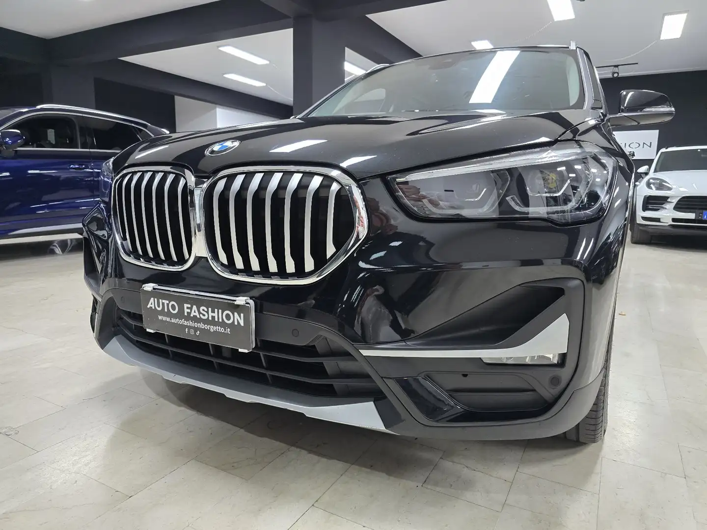 BMW X1 X1 F48 2019 sdrive16d Xline auto Noir - 2