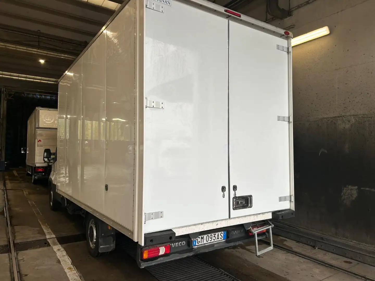 Iveco Daily 35S14NV 3.0 CNG Furgunatura in alluminio Blanc - 2