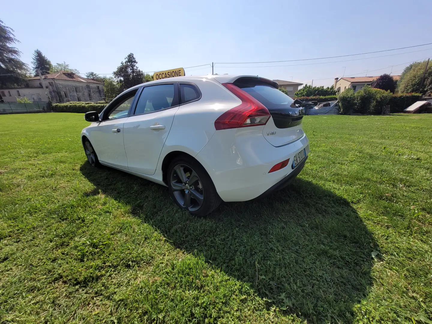Volvo V40 V40 1.6 d2 Business Edition powershit Bianco - 2