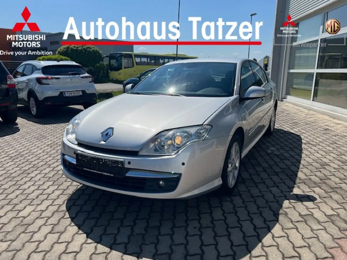 Renault Laguna Expression 2,0 16V Silber - 1