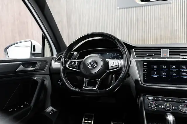 Volkswagen Tiguan view 11