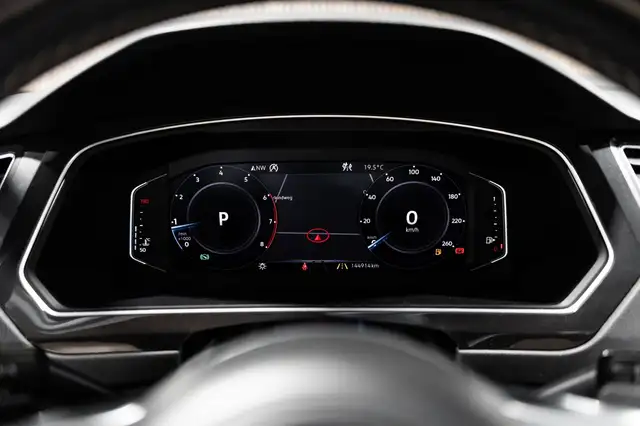 Volkswagen Tiguan view 25