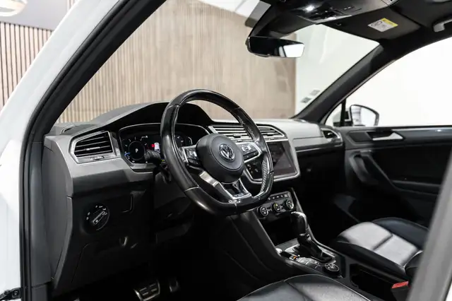 Volkswagen Tiguan view 12
