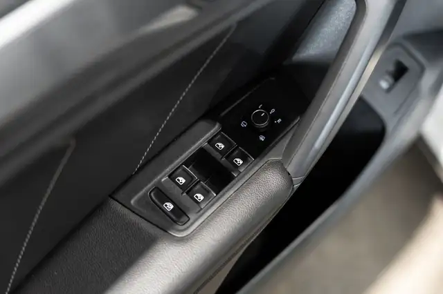 Volkswagen Tiguan view 18
