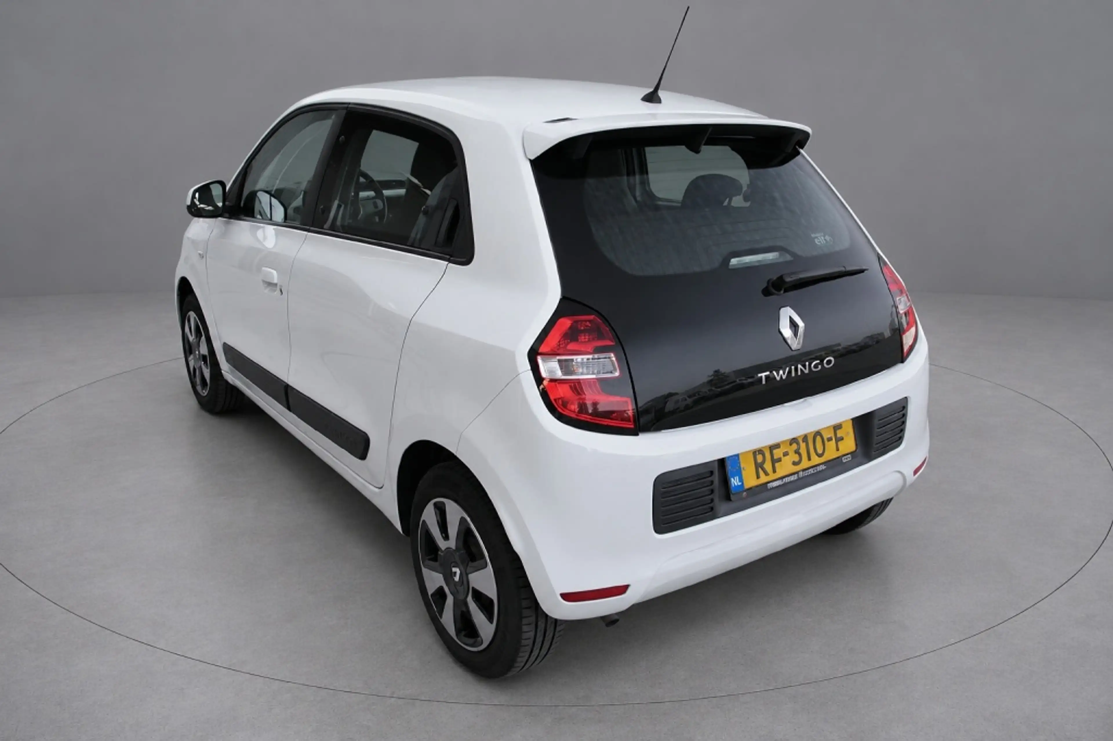 Renault Twingo 1.0 SCe Collection — photo 6