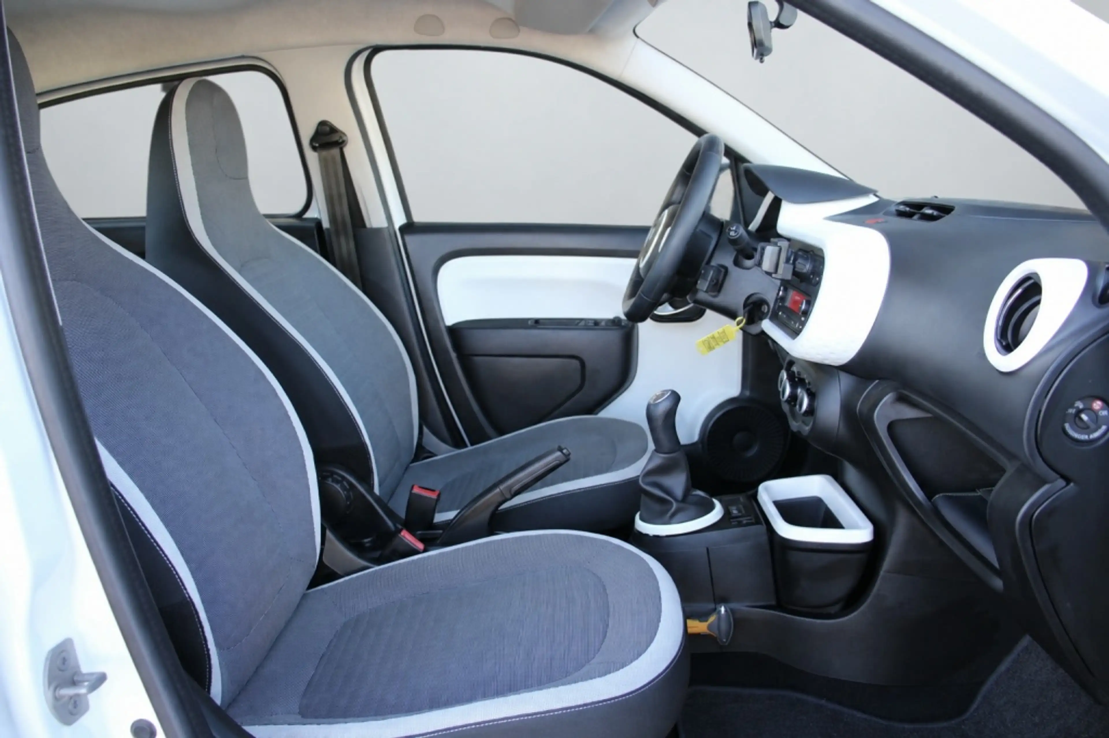 Renault Twingo 1.0 SCe Collection — photo 9