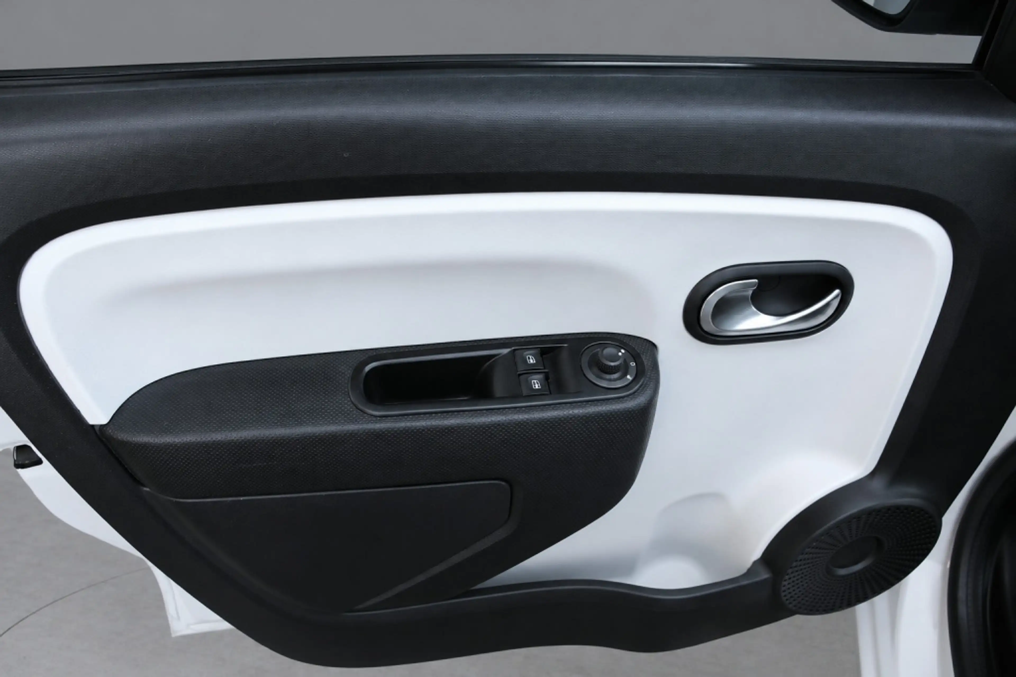 Renault Twingo 1.0 SCe Collection — photo 12