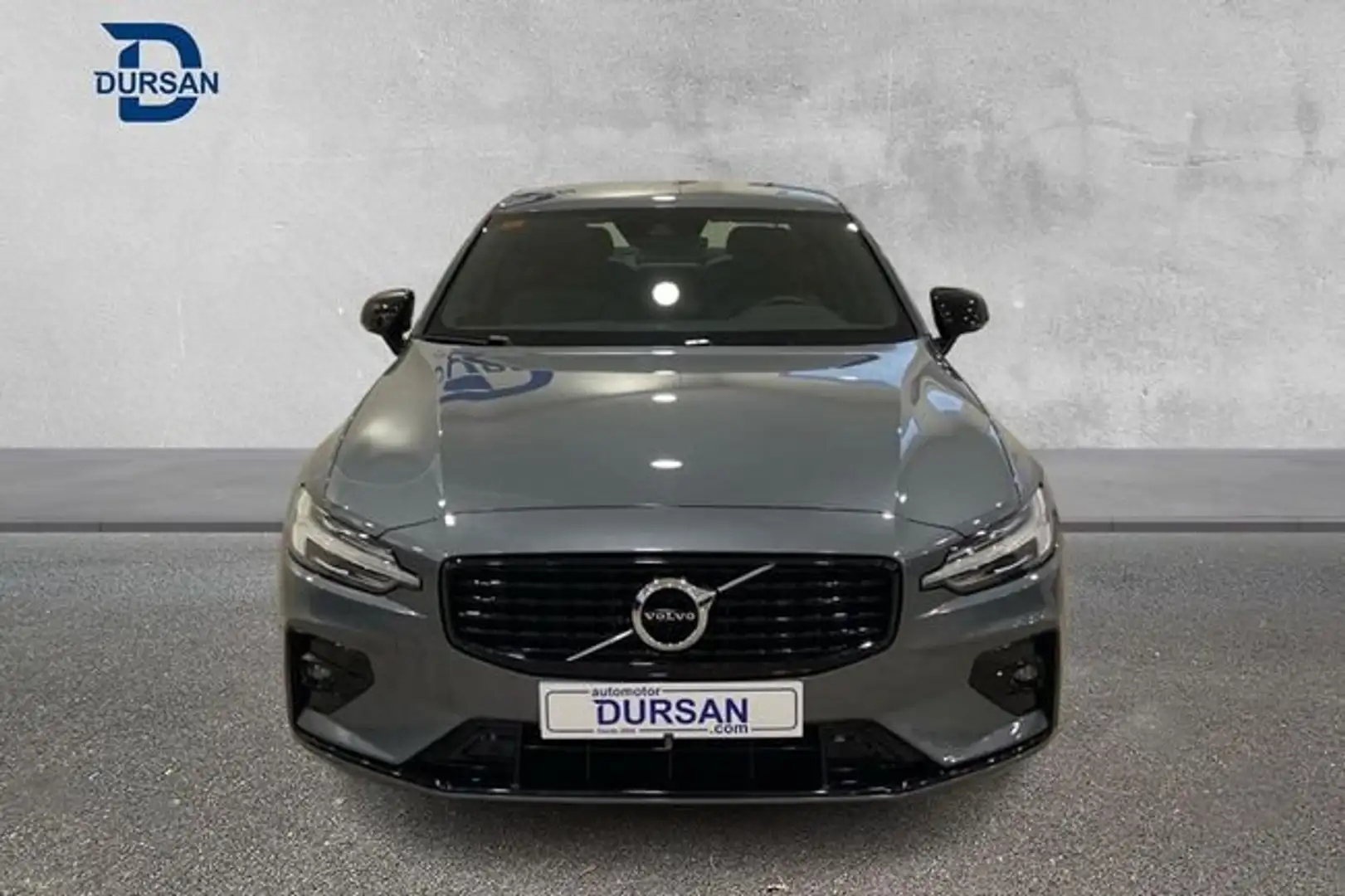 Volvo S60 B4G FWD RDesignaut Gris - 2
