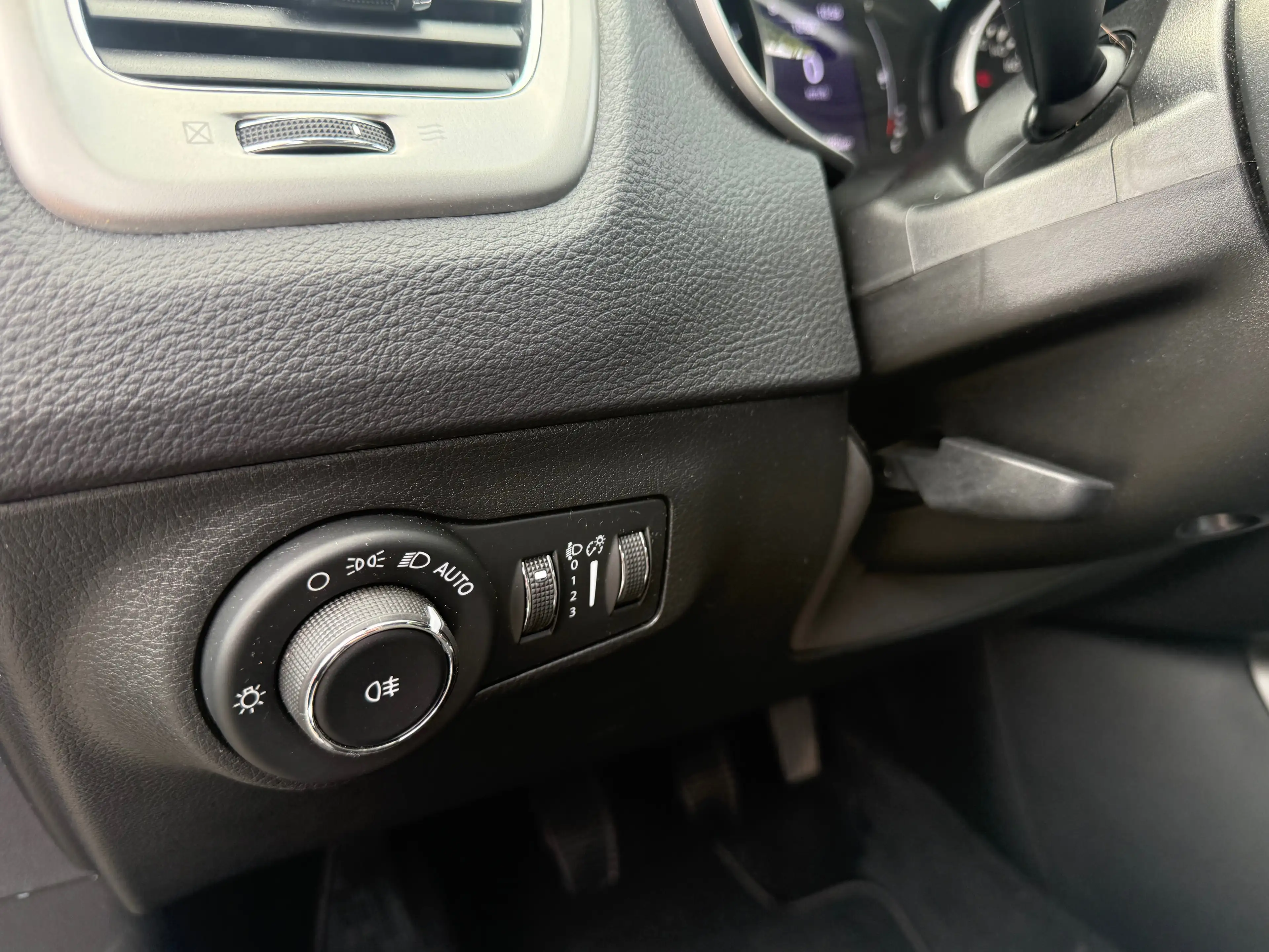 Jeep Compass Sport FWD EURO 6 NUR 49.700 KM! Anhängerkupplung Abnehmbar/ Spurhalteassistent — photo 8