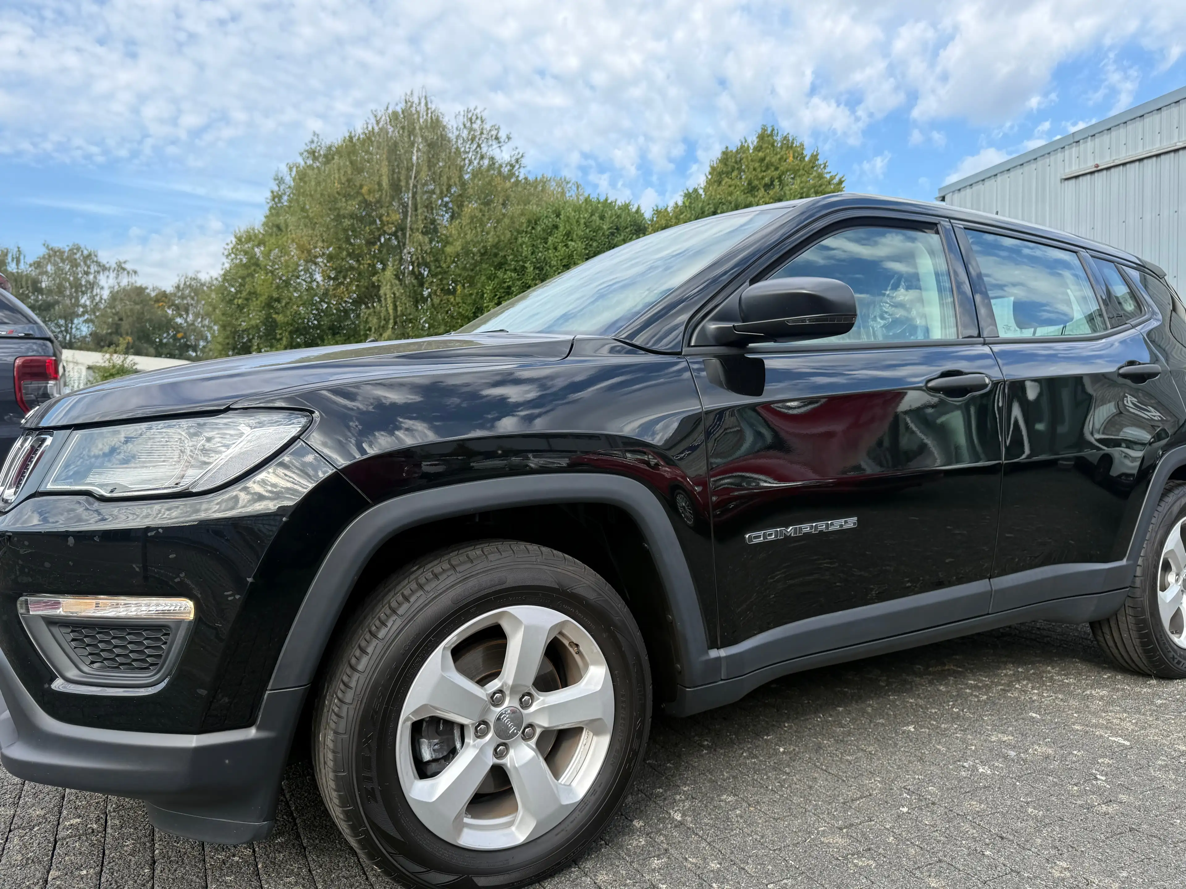 Jeep Compass Sport FWD EURO 6 NUR 49.700 KM! Anhängerkupplung Abnehmbar/ Spurhalteassistent — photo 3