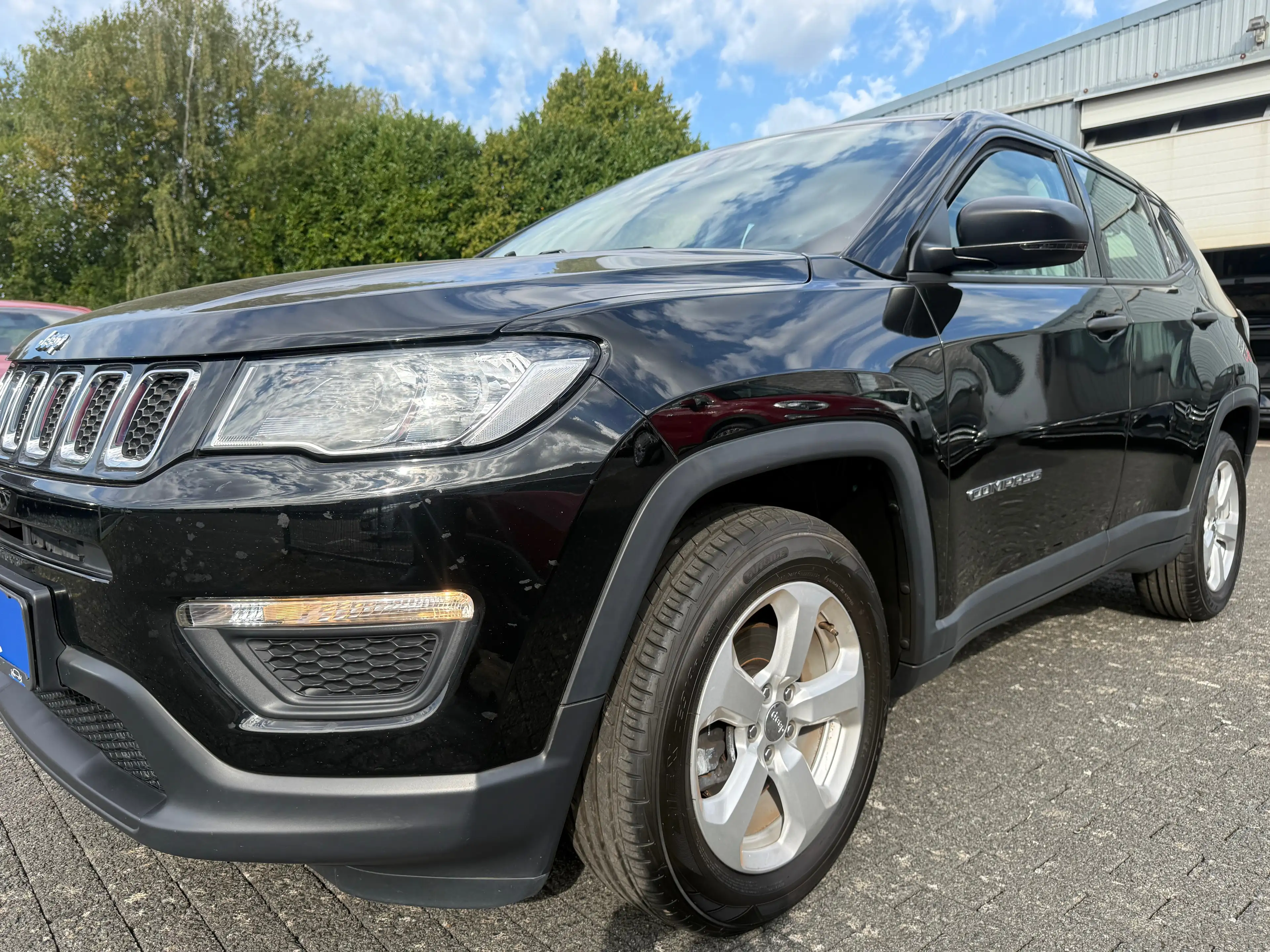 Jeep Compass Sport FWD EURO 6 NUR 49.700 KM! Anhängerkupplung Abnehmbar/ Spurhalteassistent — photo 2
