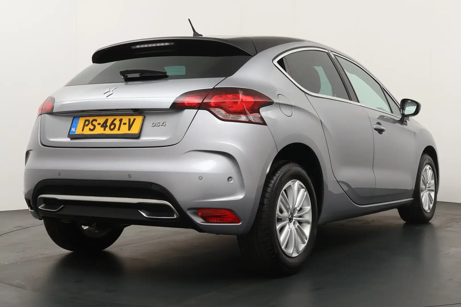 DS Automobiles DS 4 BWJ 2017 1.2 131 PK Chic | NWE APK / CLIMA / CRUIS Grigio - 2