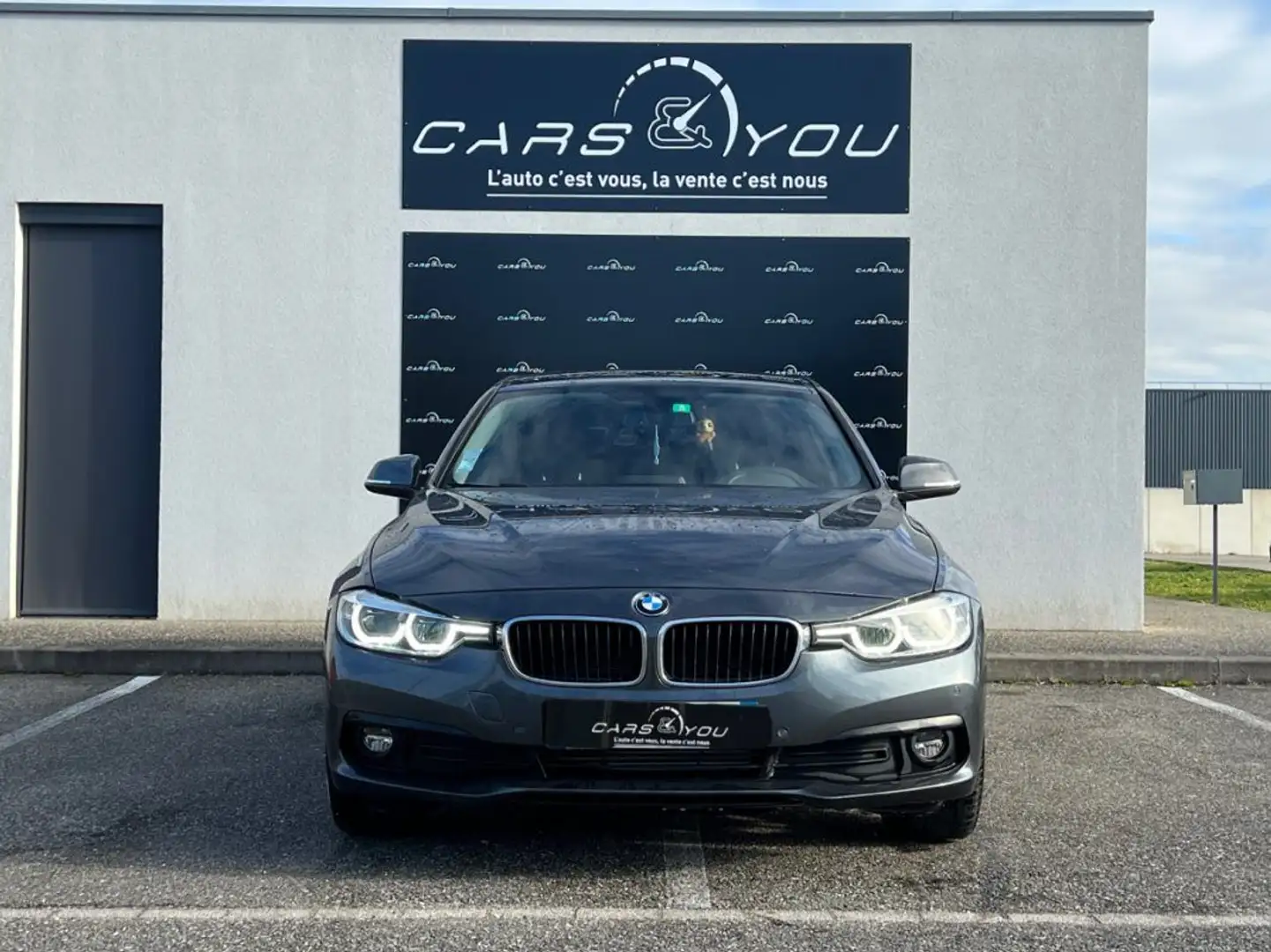 BMW 318 SERIE 318d 2.0 Turbo Business Design Gris - 2