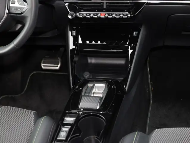 Peugeot 2008 view 12