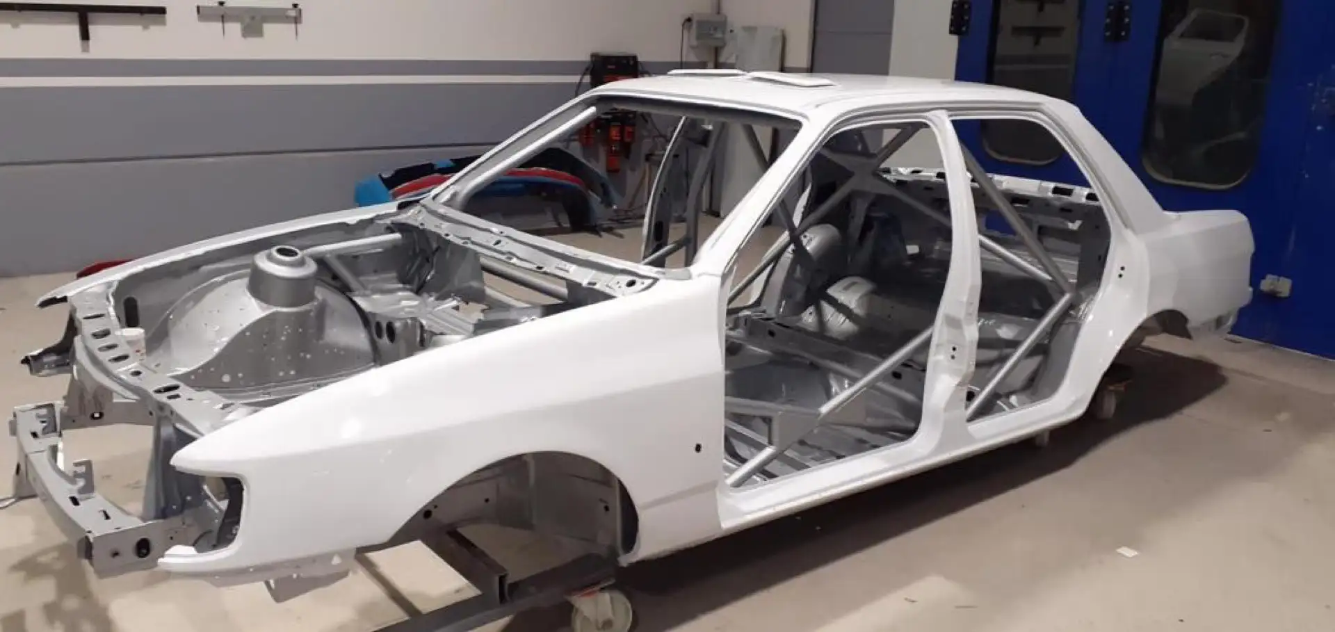 Ford Sierra 5p 2.0i twin cam Ghia - 2