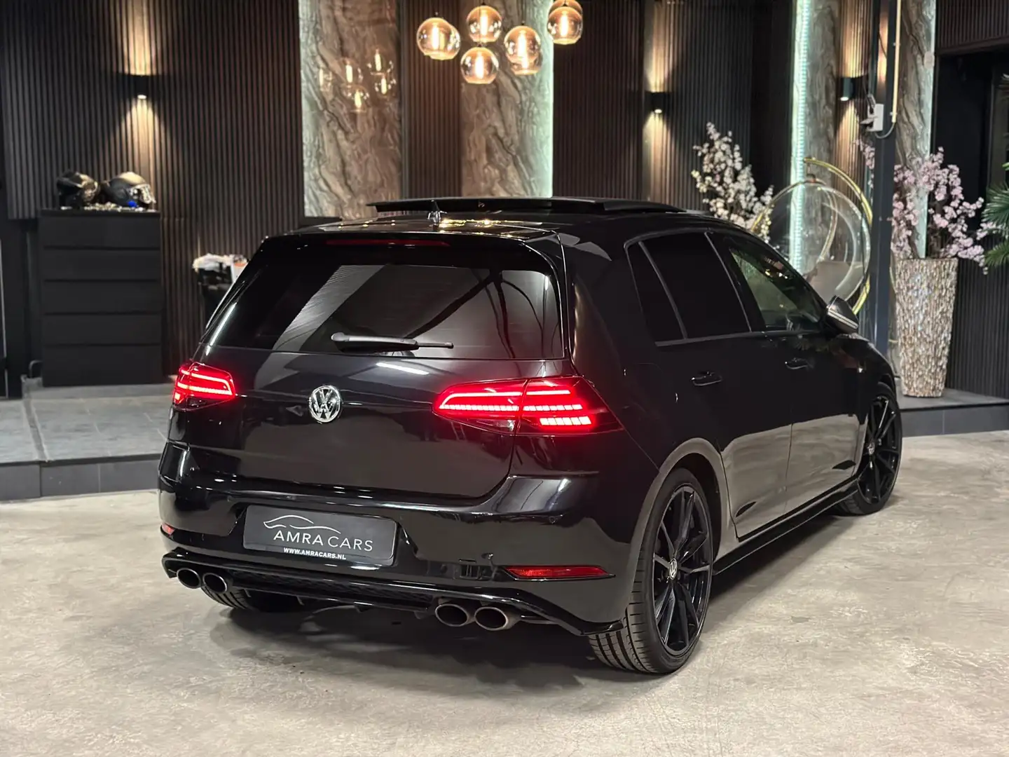 Volkswagen Golf 2.0 TSI 4Motion R|300PK|BOMVOL! Чорний - 2
