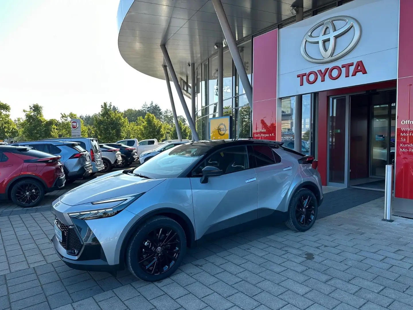 Toyota C-HR 2.0 Plug-In Hybrid FWD GR Sport, JBL,MEMORY Silber - 2
