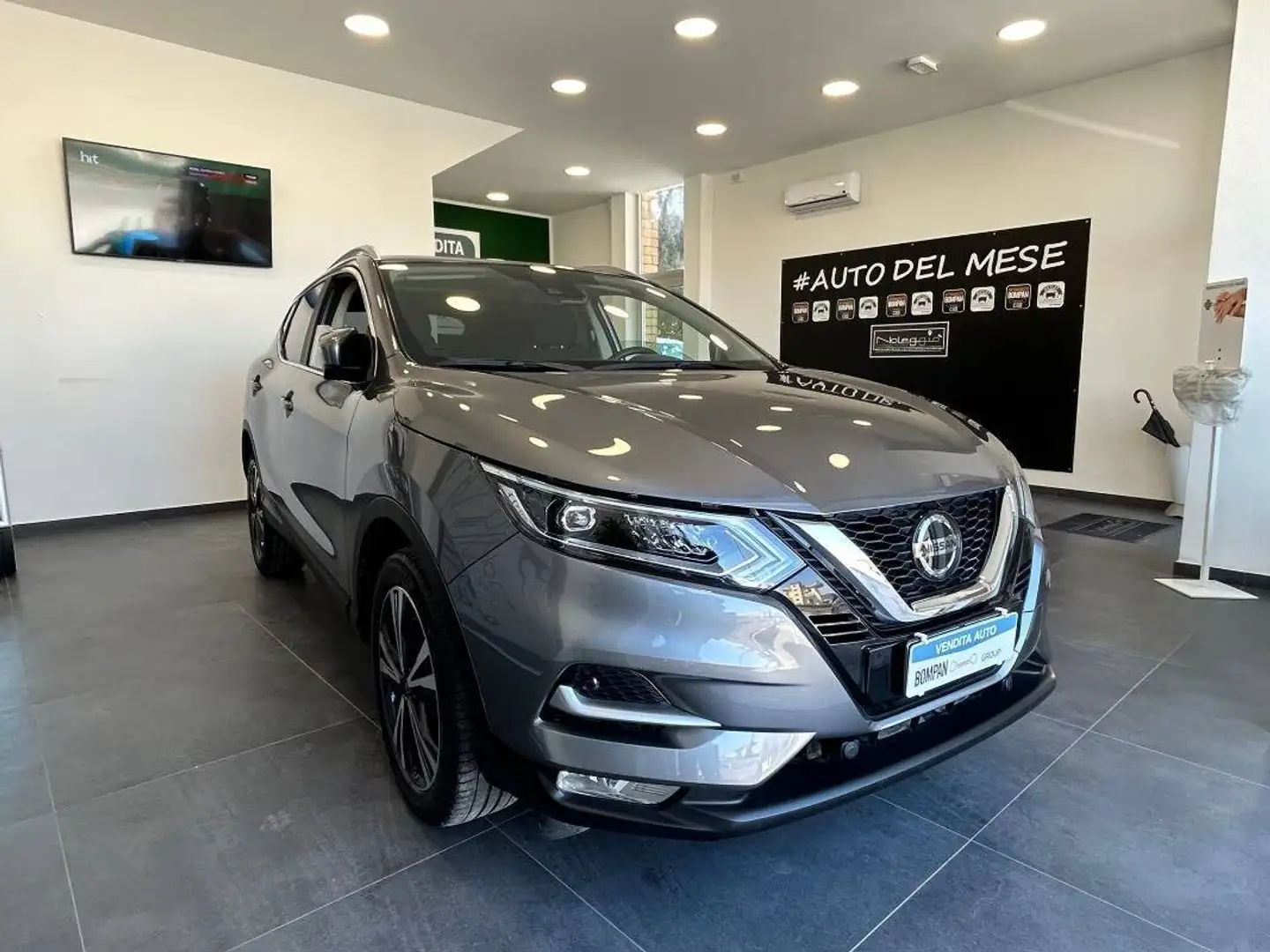 Nissan Qashqai 1.5 dci N-Connecta 115cv Gris - 2