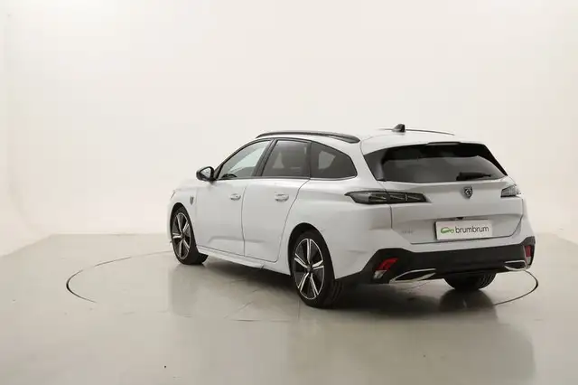 Peugeot 308 view 3