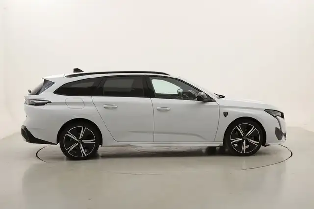 Peugeot 308 view 6