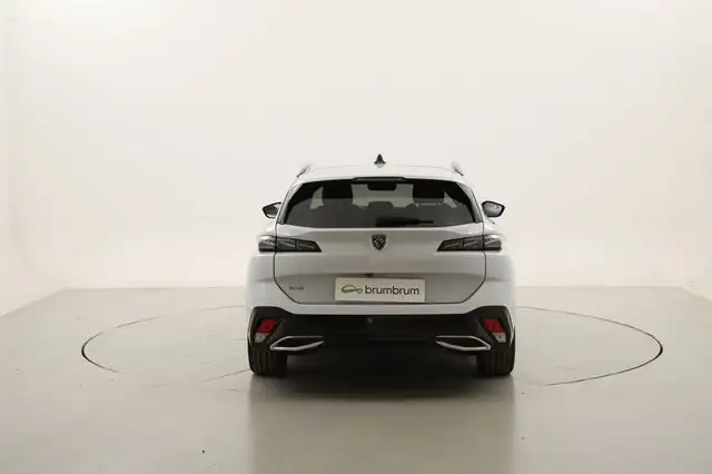 Peugeot 308 view 4