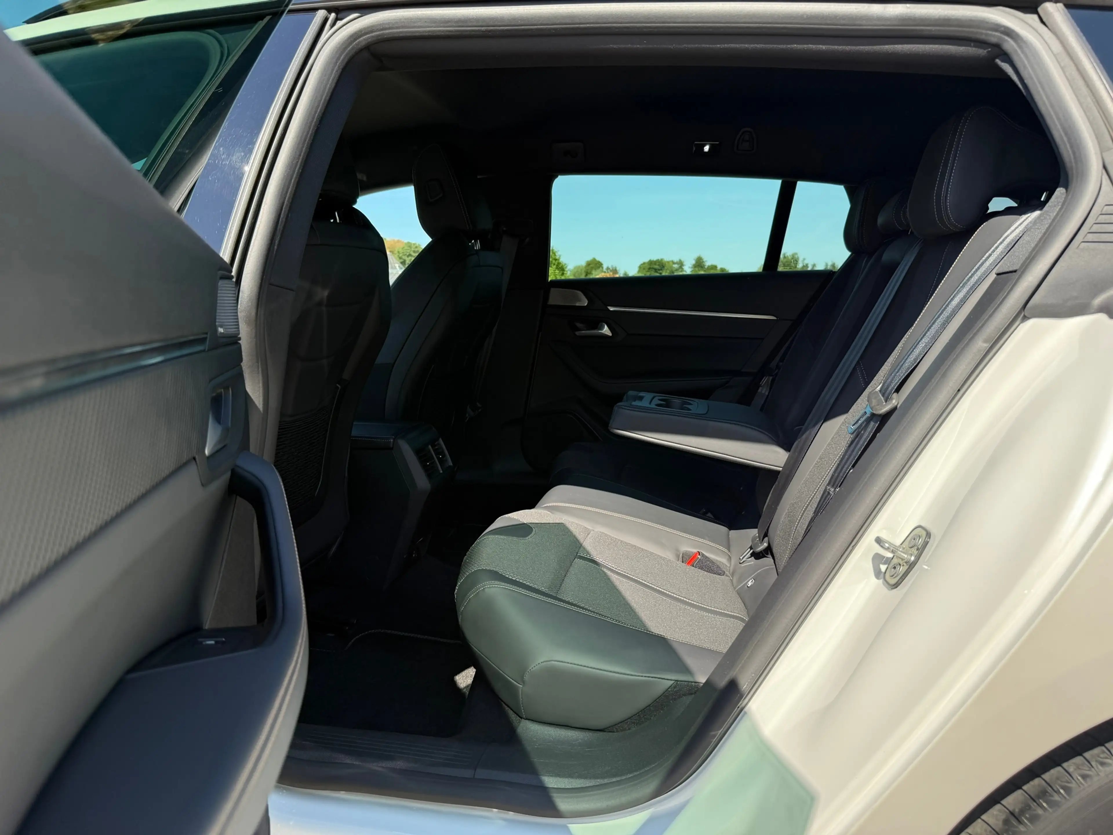 Peugeot 508 SW 1.6 PureTech Blue Lease GT Line Automaat / 360 — photo 8