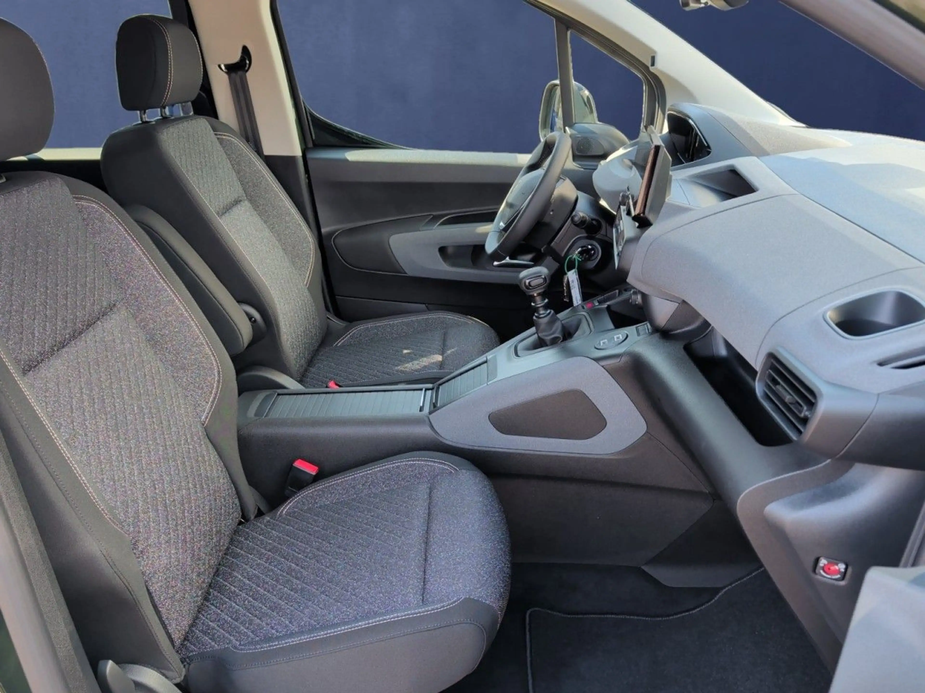 Peugeot Rifter Allure L1 100 BlueHDi Kamera+ParkPilot Klima — photo 12