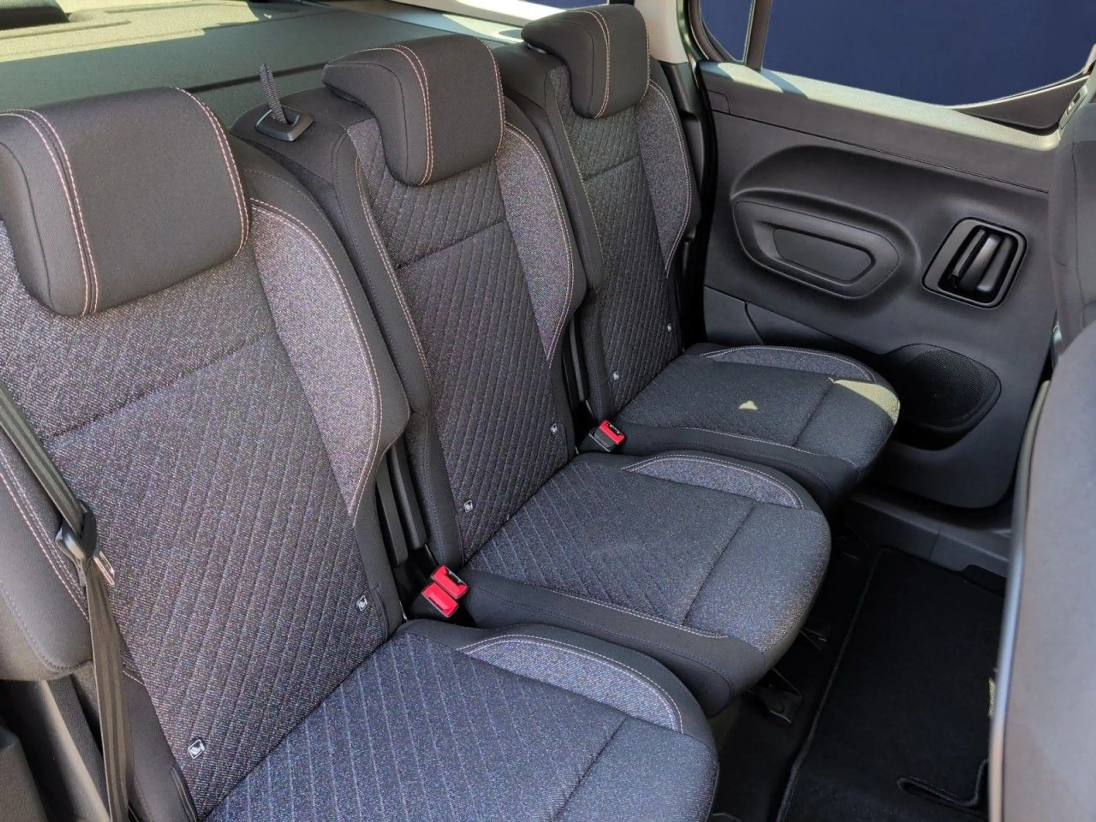 Peugeot Rifter Allure L1 100 BlueHDi Kamera+ParkPilot Klima — photo 14