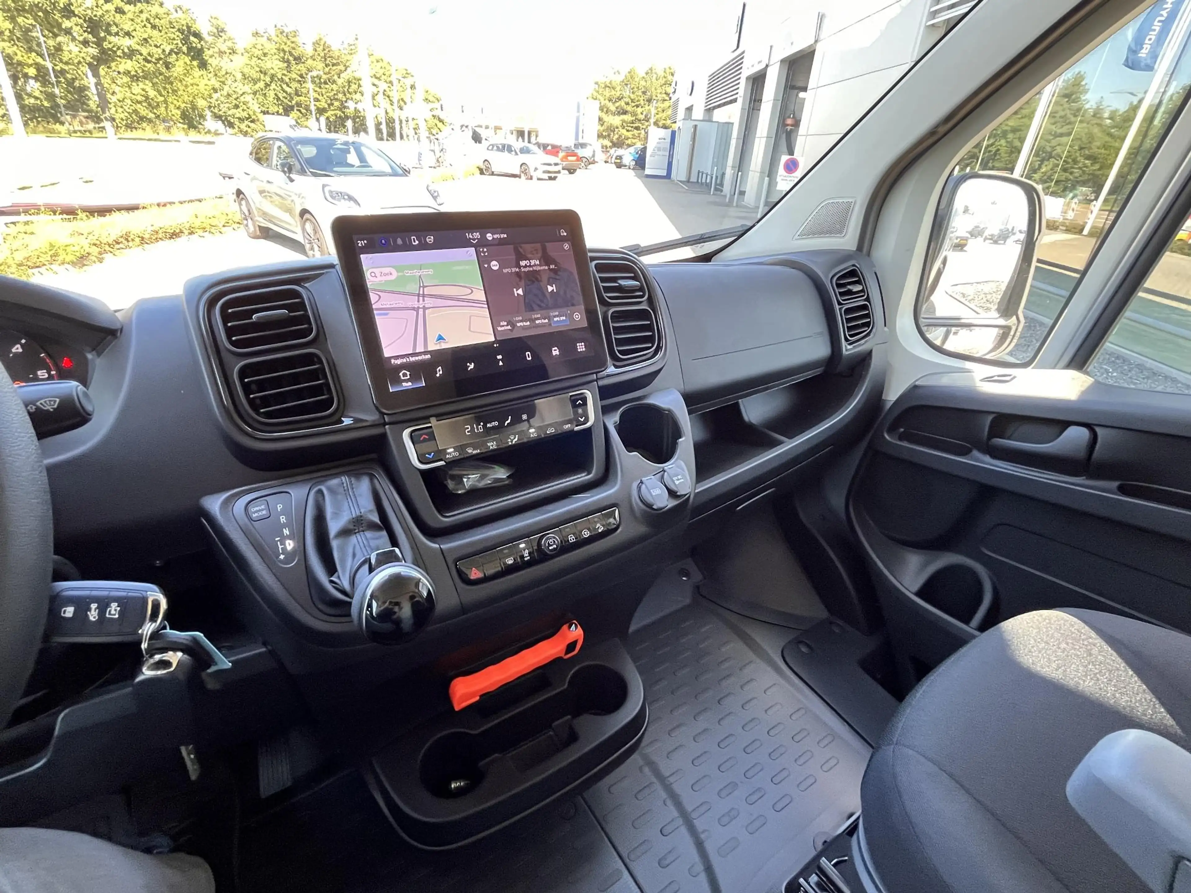 Peugeot Boxer 2.2 BlueHDi 180 S&S L3H2 3.5t 2 Zits met armsteun — photo 13