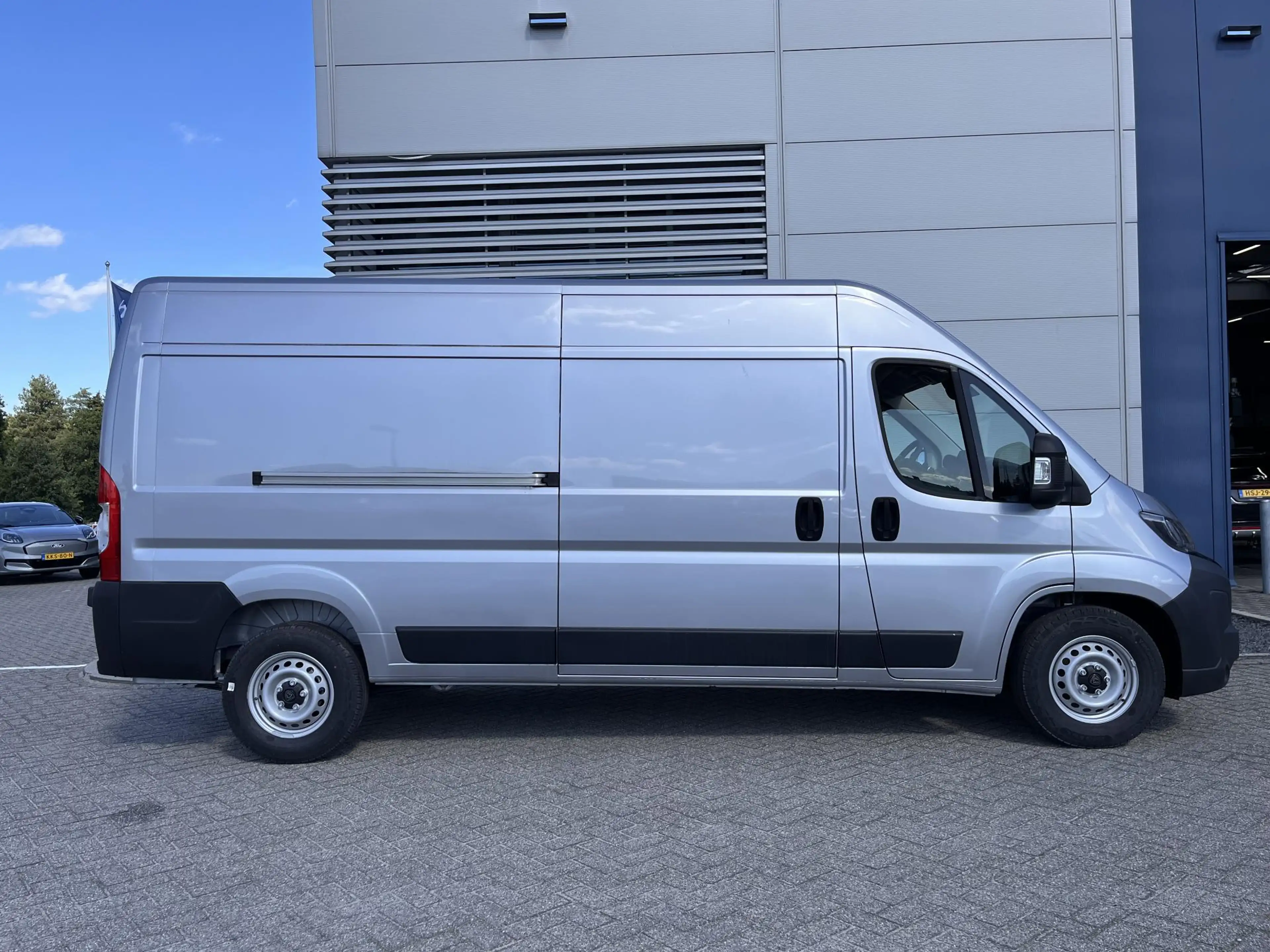 Peugeot Boxer 2.2 BlueHDi 180 S&S L3H2 3.5t 2 Zits met armsteun — photo 3