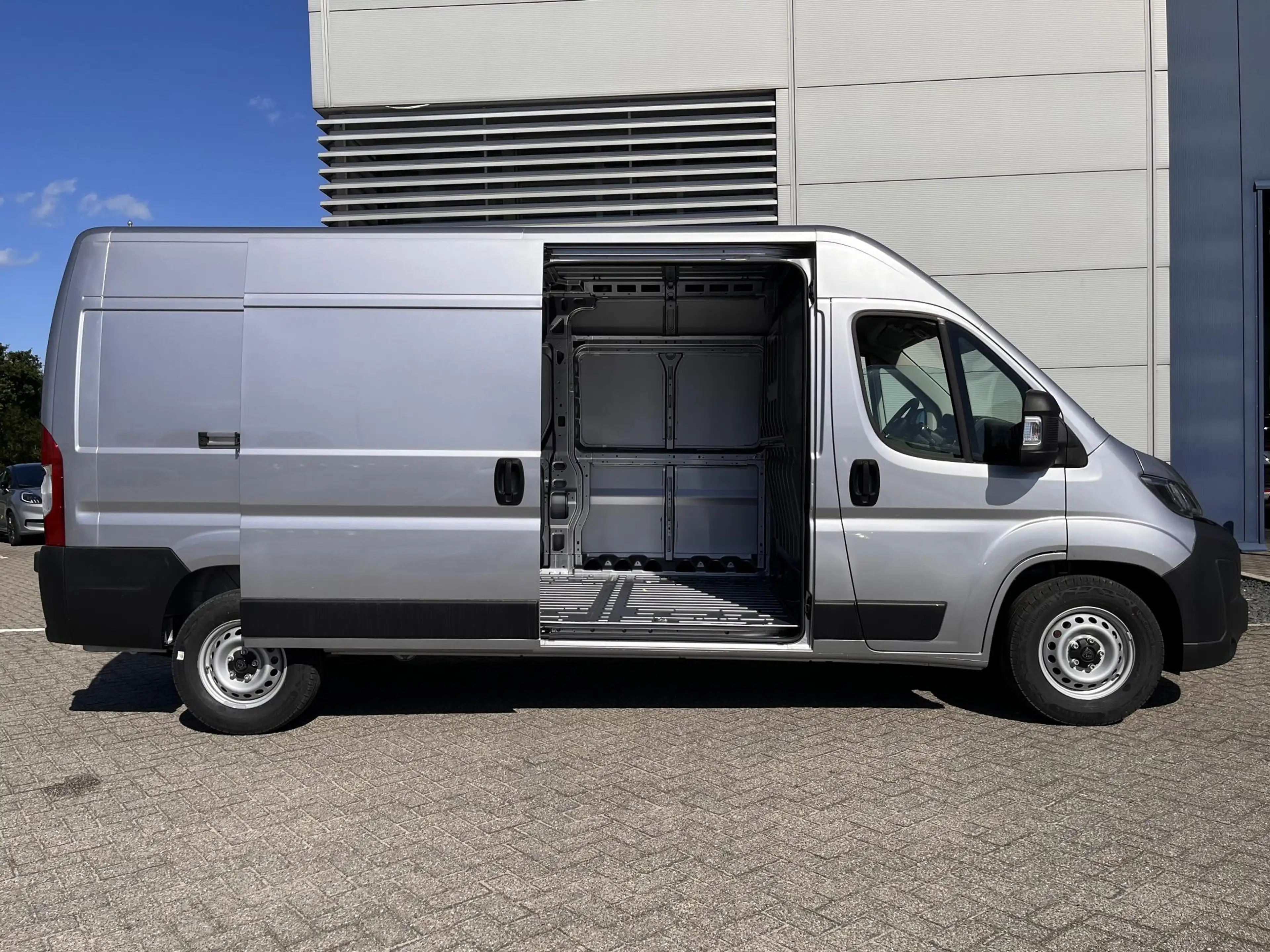 Peugeot Boxer 2.2 BlueHDi 180 S&S L3H2 3.5t 2 Zits met armsteun — photo 4