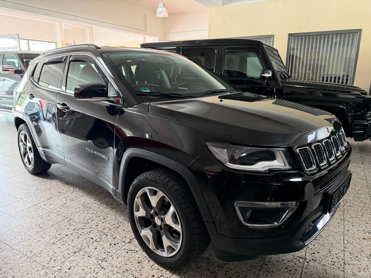Jeep Compass Limited 4WD°AHK° Noir - 1