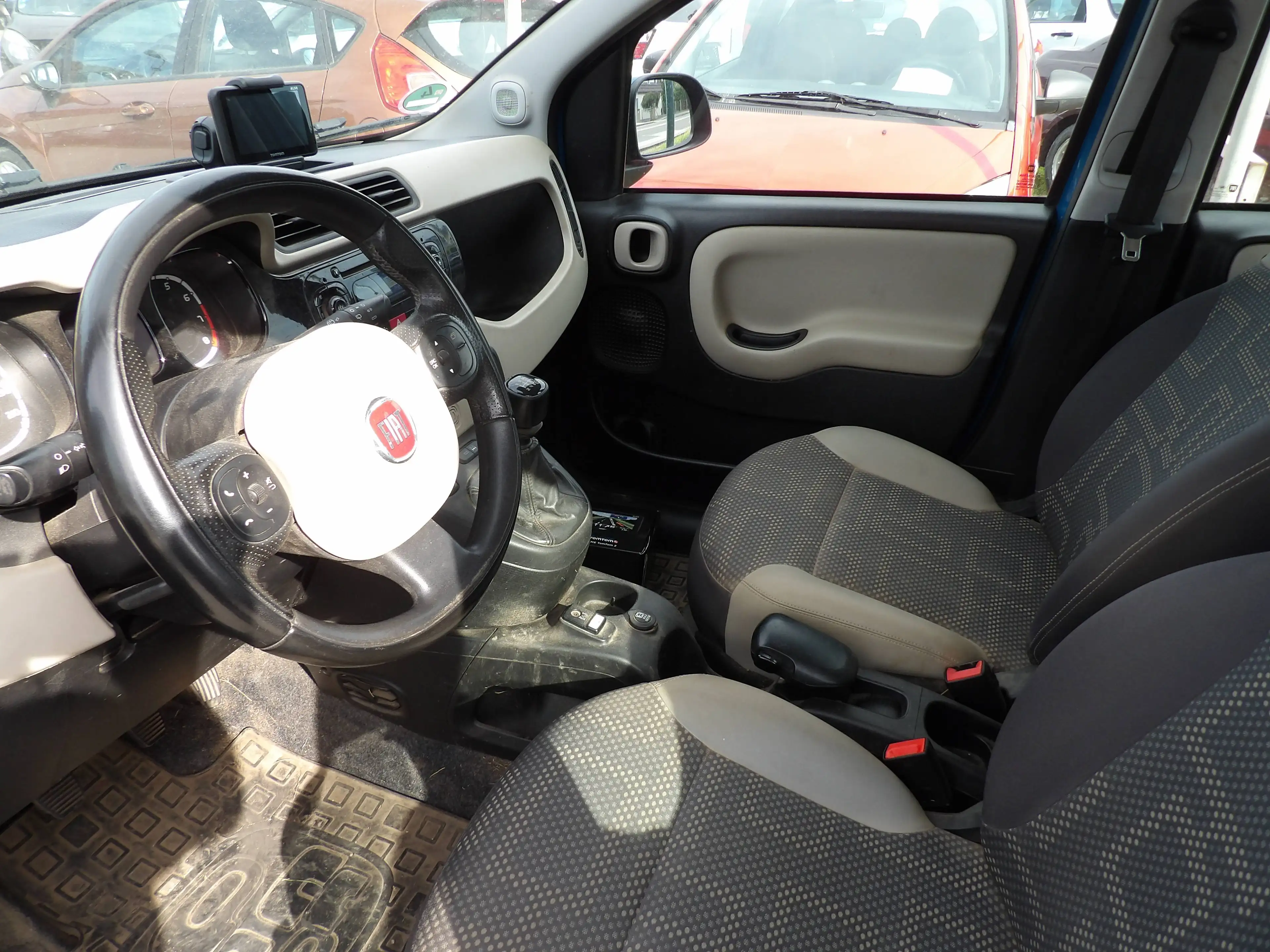 Fiat Panda Rock 4x4 Allrad Klima Navi Winterräder Alufelgen HU AAU Neu — photo 12