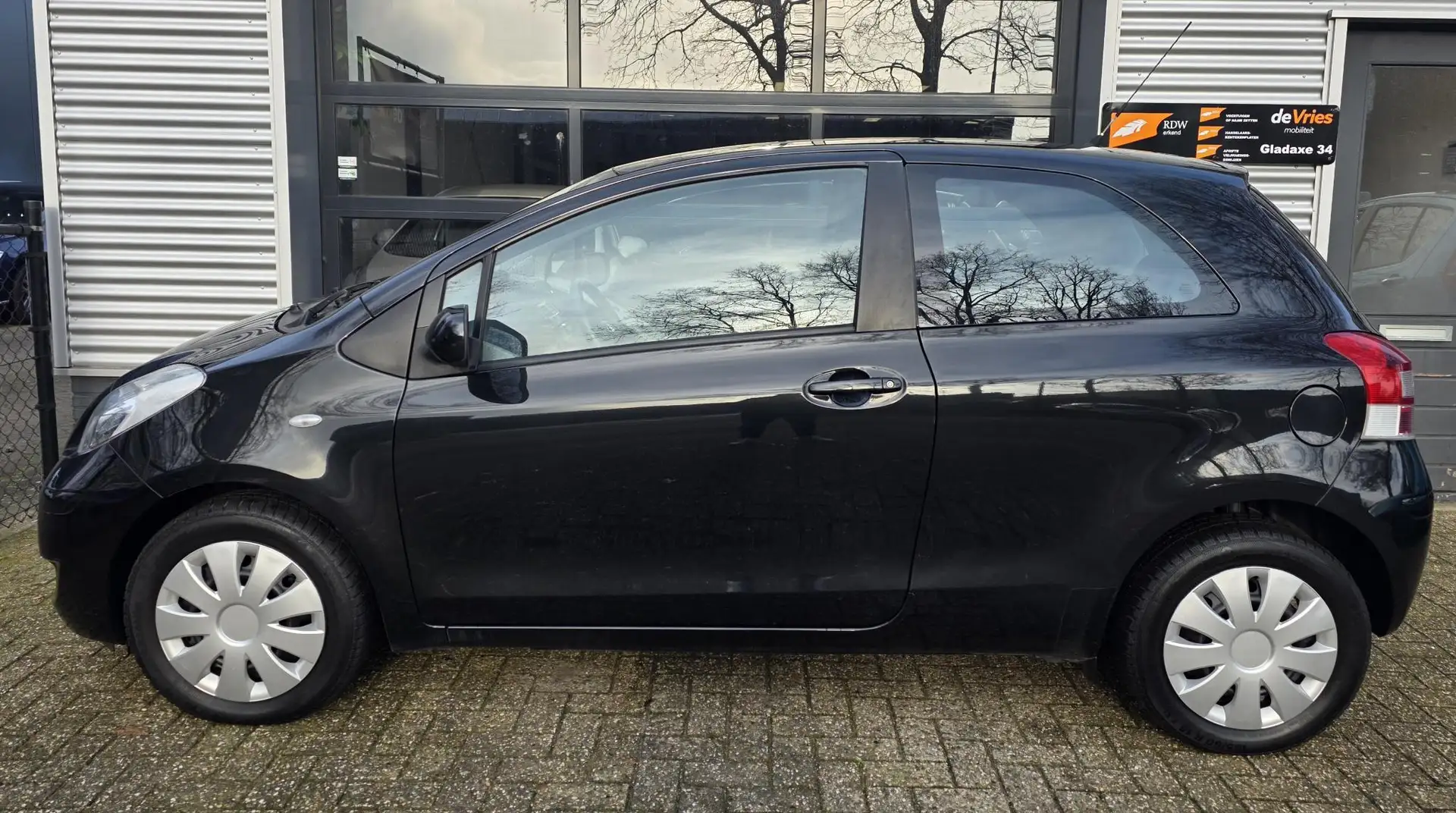 Toyota Yaris 1.3 VVT-i Executive **CLIMA-APK** Noir - 2