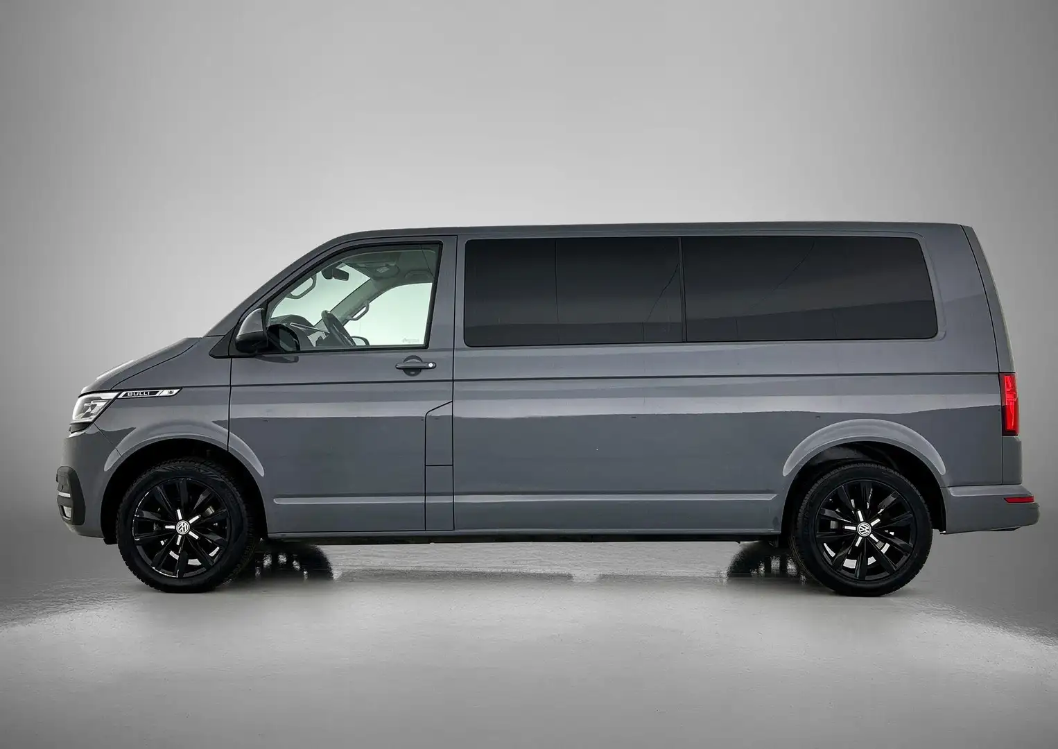 Volkswagen T6.1 Transporter 2.0 TDI L2H1 30 DC Bulli | Airco | Navigatie | Dub Gris - 2